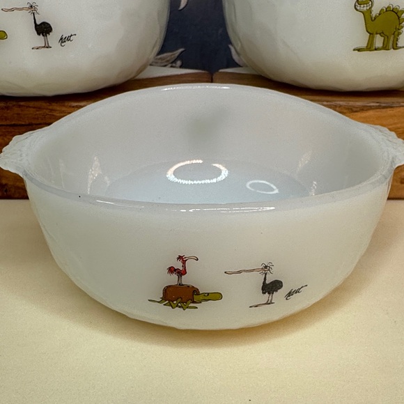 Vintage Anchor Hocking Fire King Bowls BC Comics Johnny Hart Dinosaur Set Of 3 - Picture 7 of 14